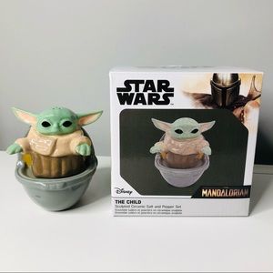 STAR WARS “The Child” BABY YODA Salt and Pepper Shaker Set